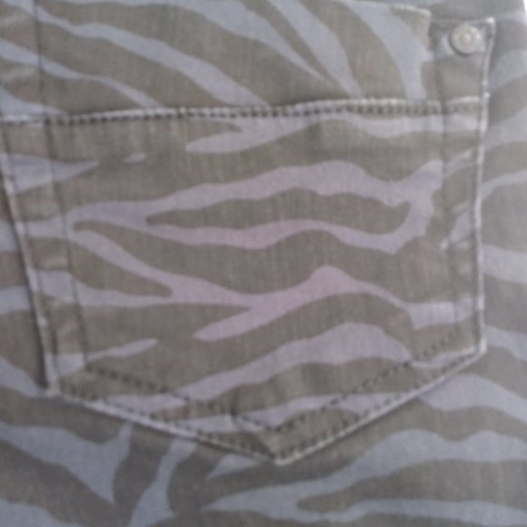 New Rock & Republic Fever Pull-On Leggings Size 4M Black Blue Animal Print NWT - Picture 10 of 11